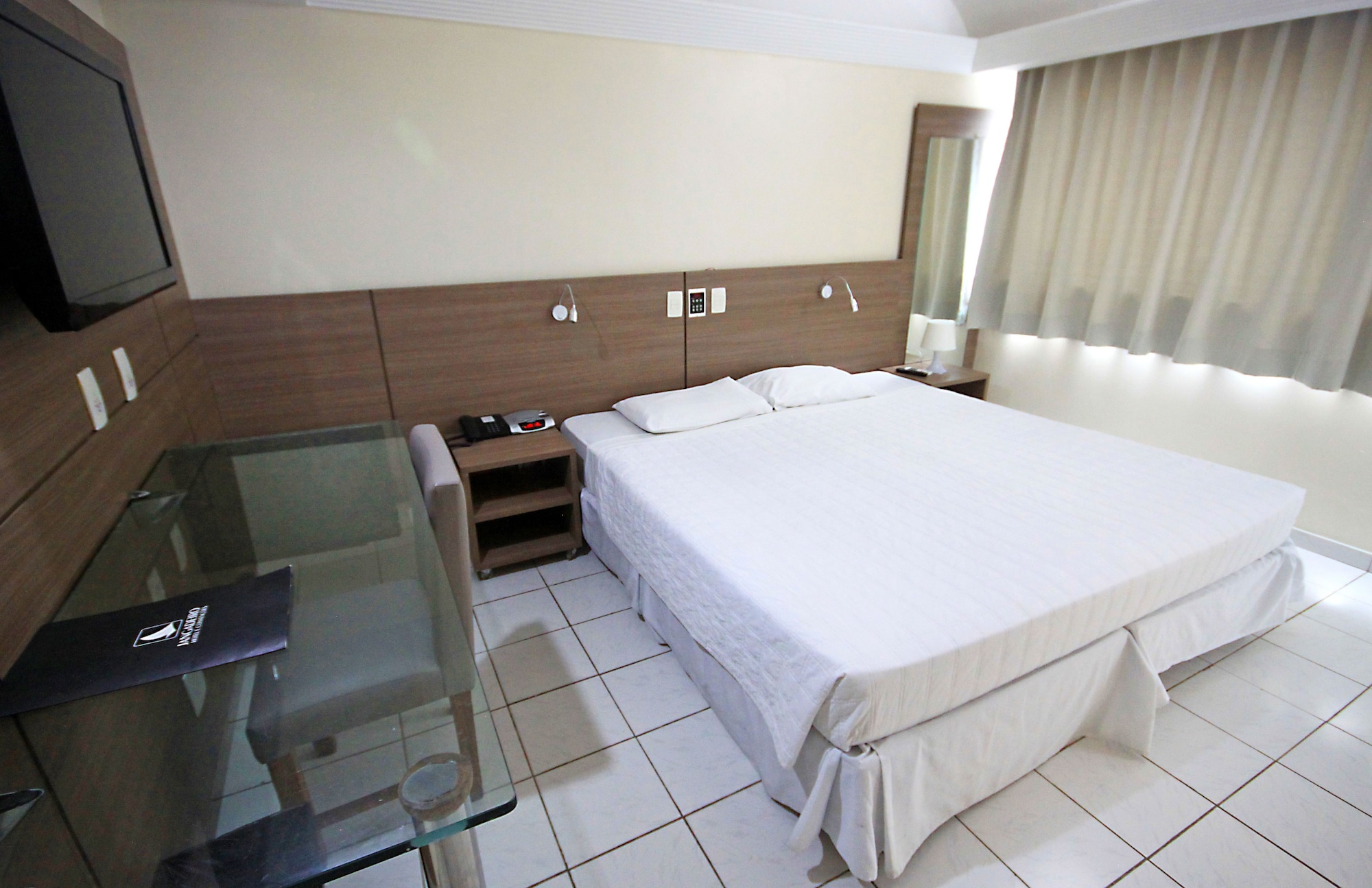 STANDARD, PARTIAL OCEAN VIEW