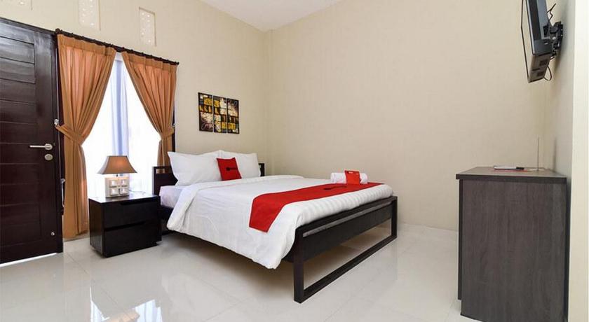 Reddoorz Plus Near Jalan Imam Bonjol Denpasar 15/28