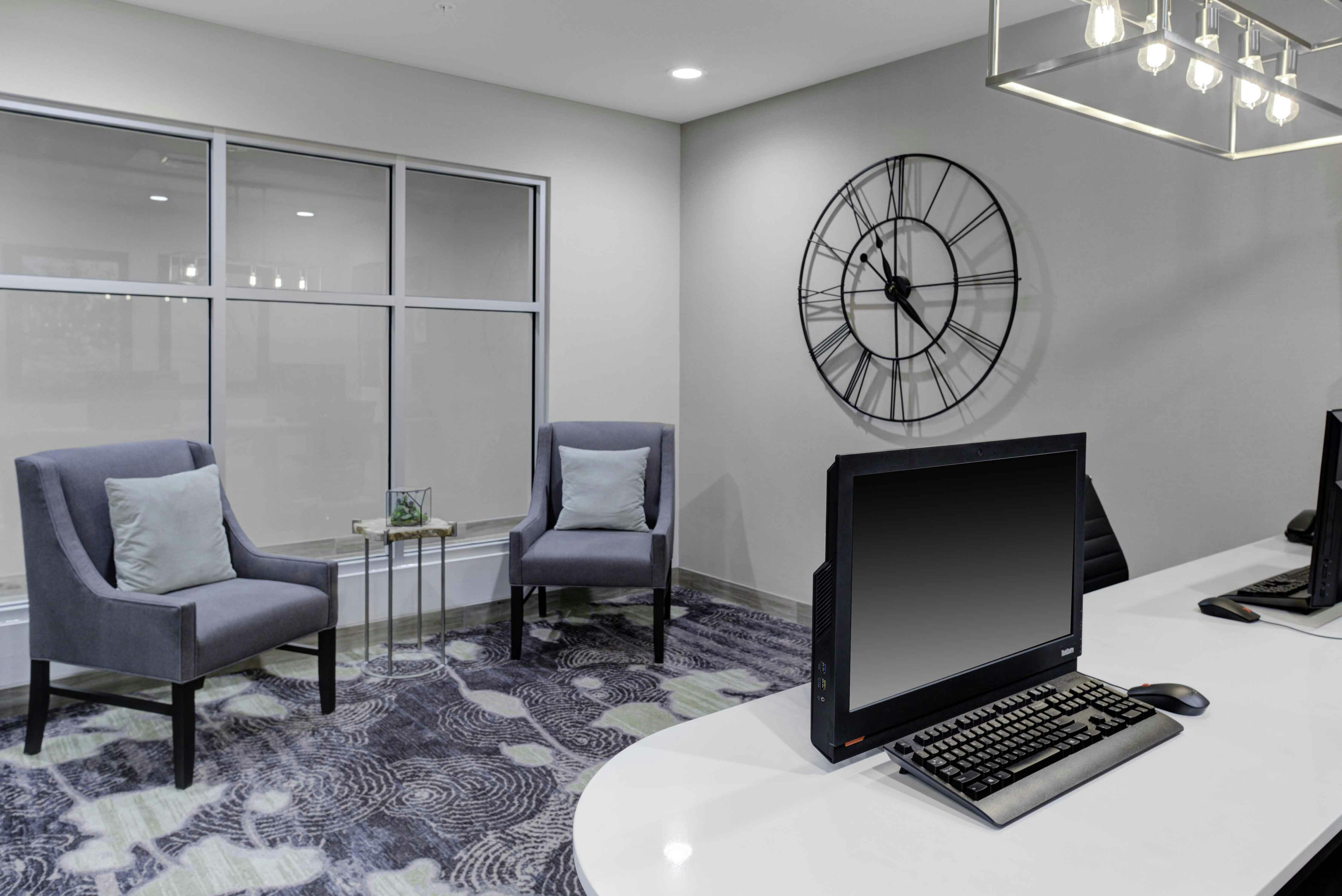Homewood Suites By Hilton Lansing Eastwood 35/40