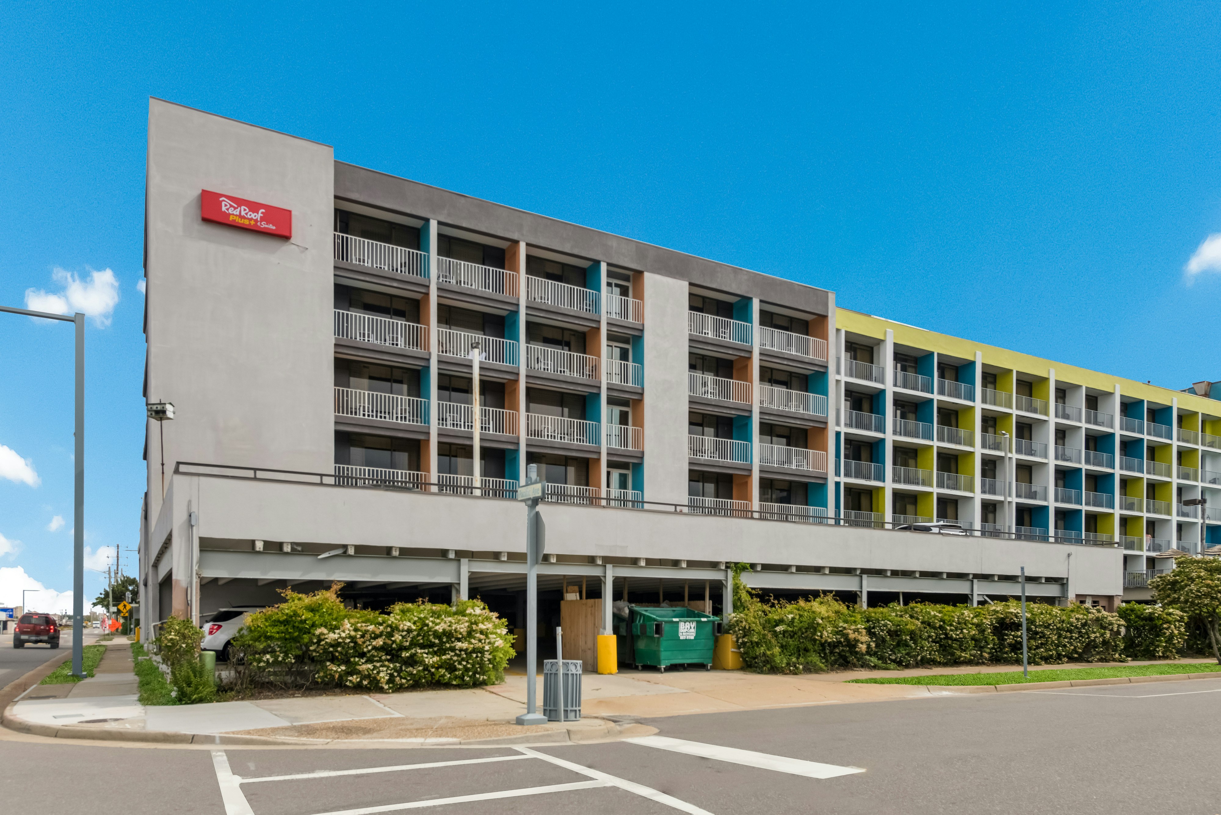 Red Roof PLUS+ & Suites Virginia Beach - Seaside 6/45