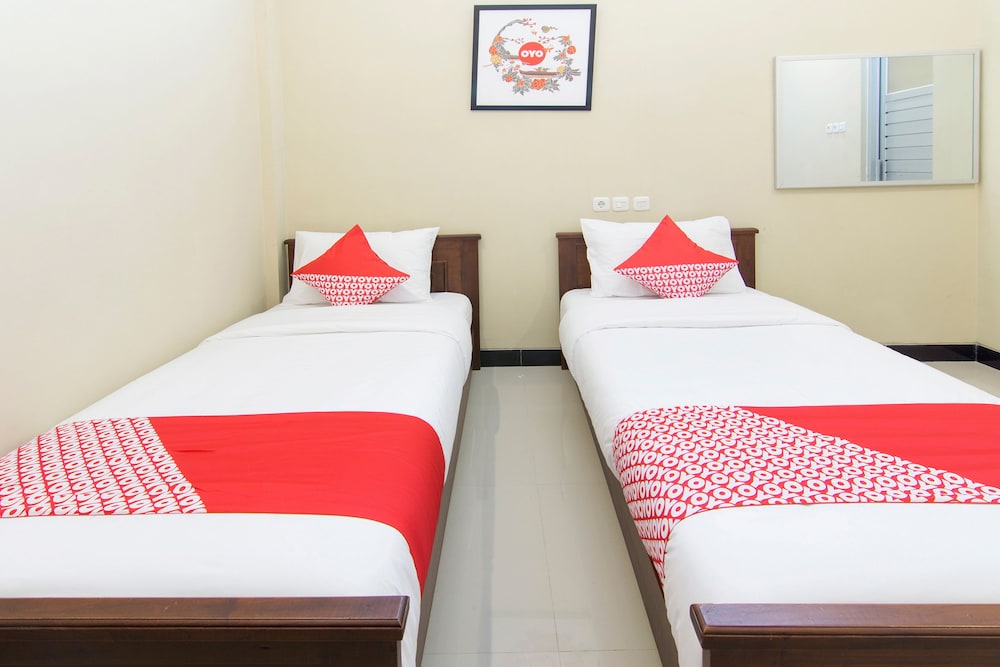 OYO 890 Dewi Fortuna Guest House 16/26