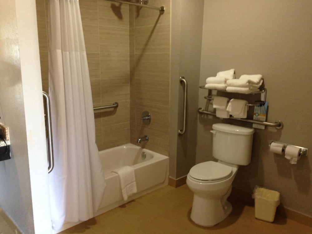 Quality Inn Suites Cotulla 4/49