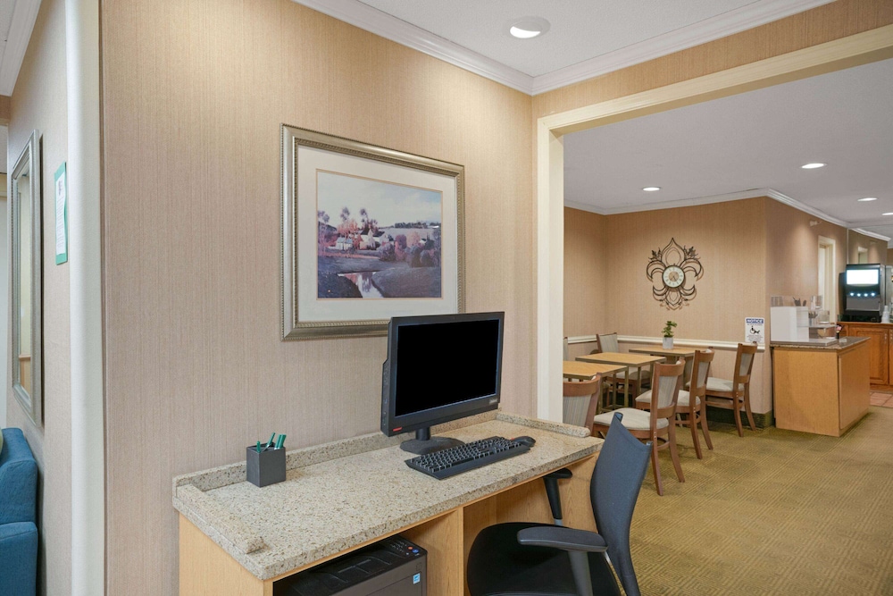 Hawthorn Extended Stay by Wyndham Jackson 49/57