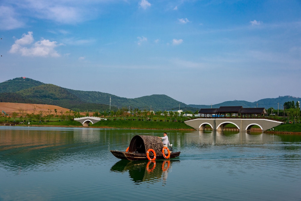 Holiday Inn Resort Maoshan Hot-Spring 65/69