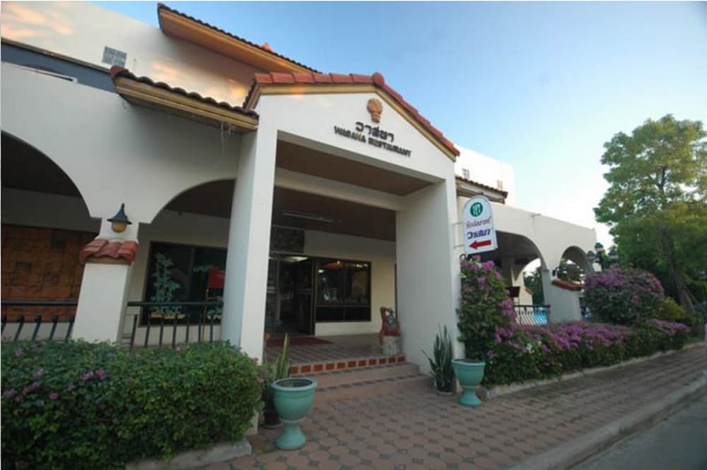 Dad D Resort by Lopburi Inn Resort 1/63