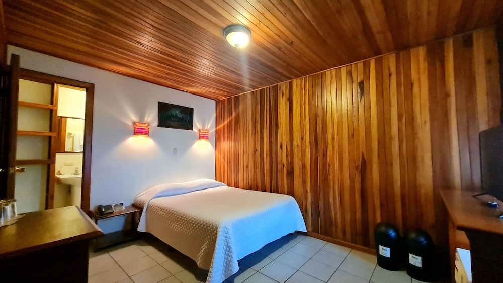 Monteverde Country Lodge 40/72