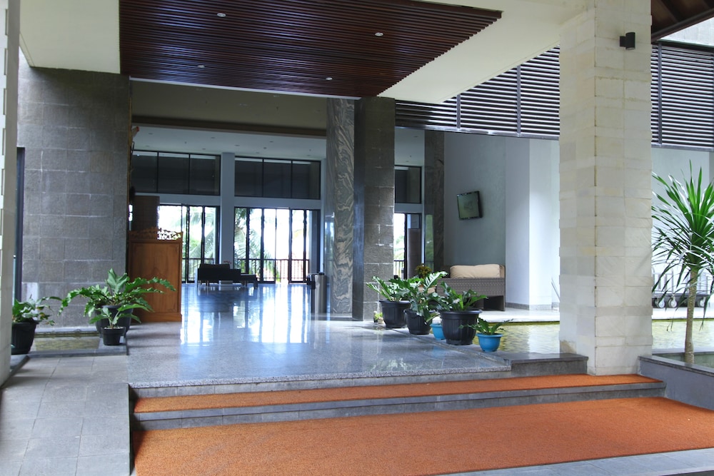 La Prima Hotel Flores 9/76