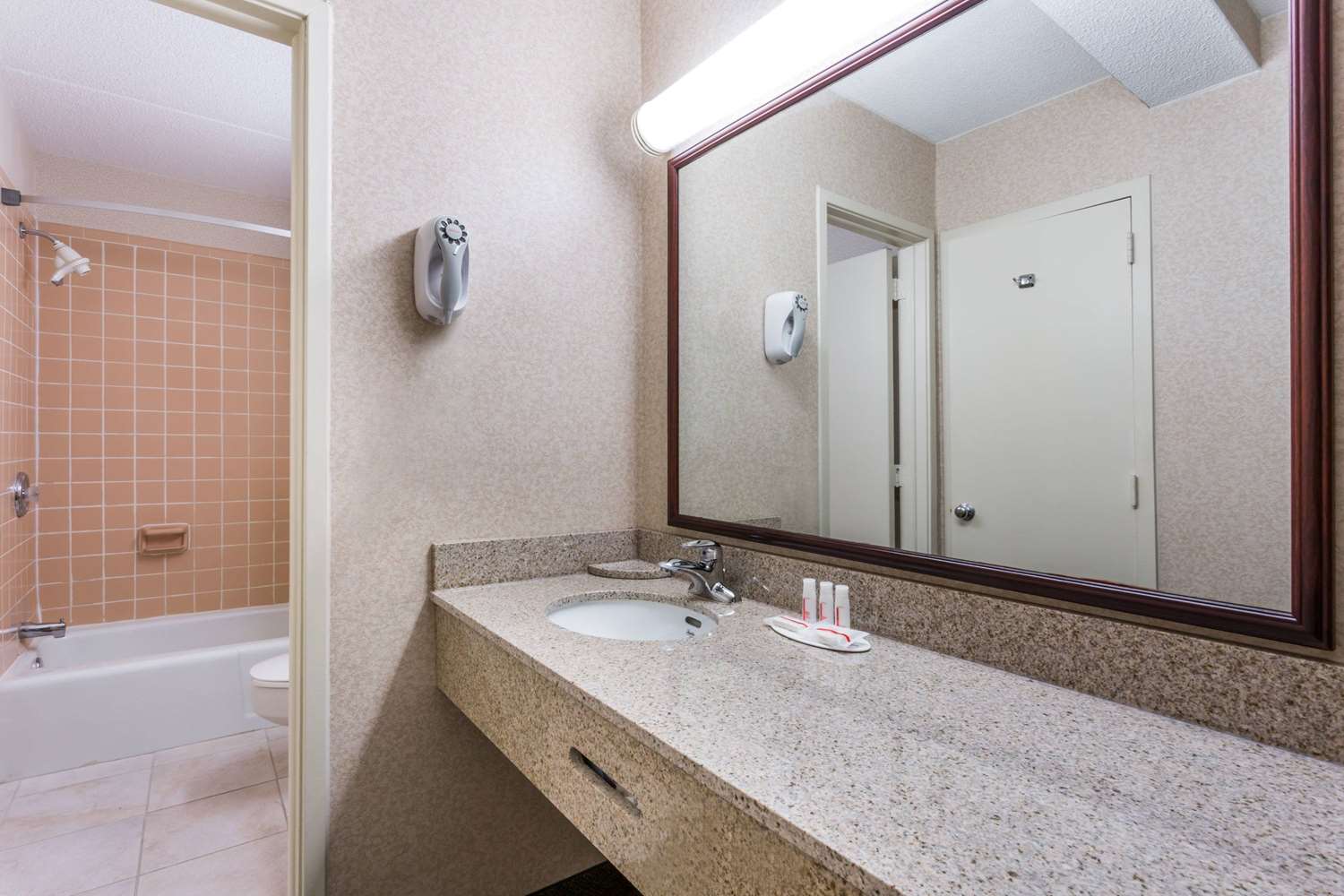 Ramada by Wyndham Triangle/Quantico 30/31