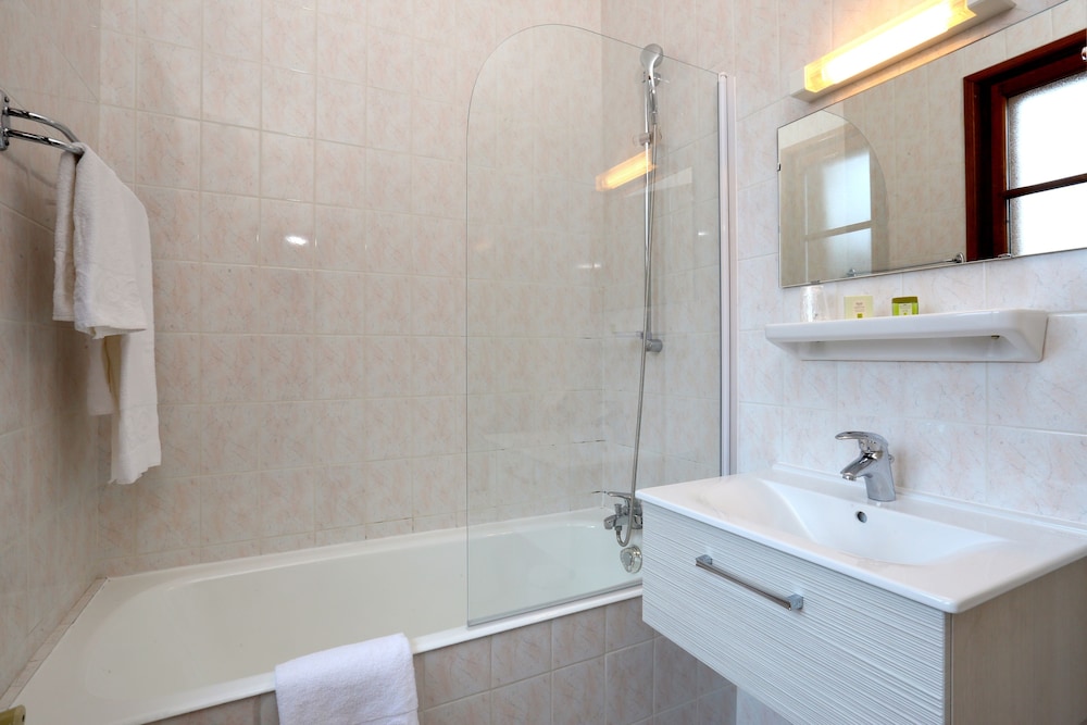 Logis Hotel la Terrasse Fleurie 41/43