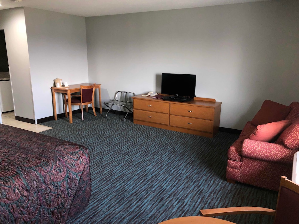 Countryside Inn and Suites Council Bluffs 21/57