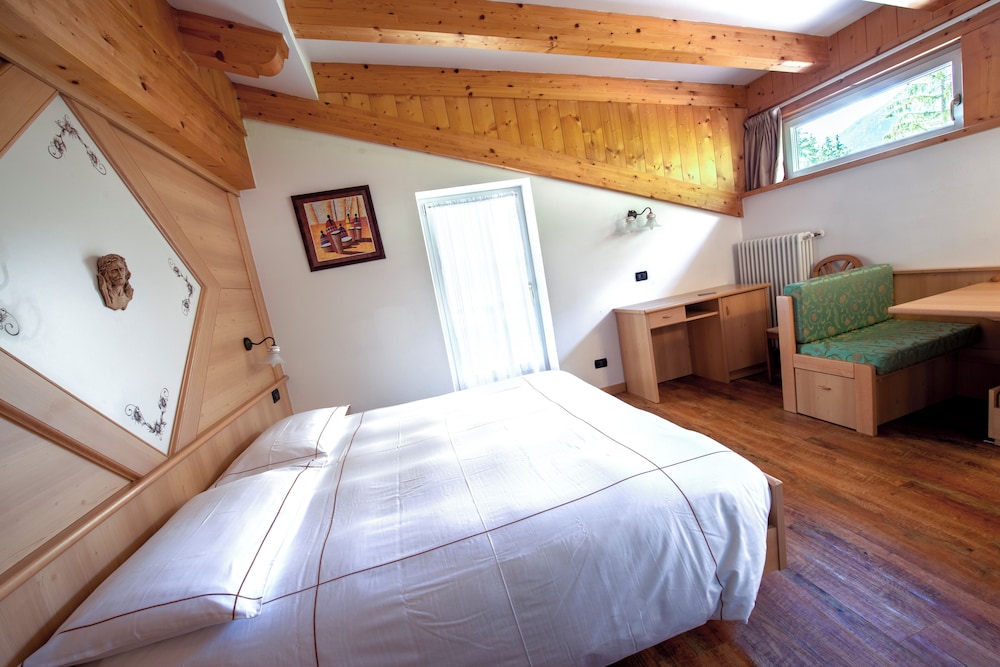 HOTEL CHALET PINETA 10/50
