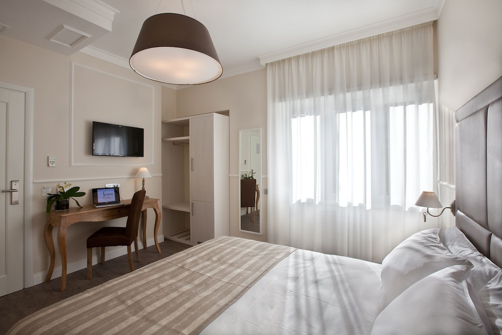 Seven Suites 11/58