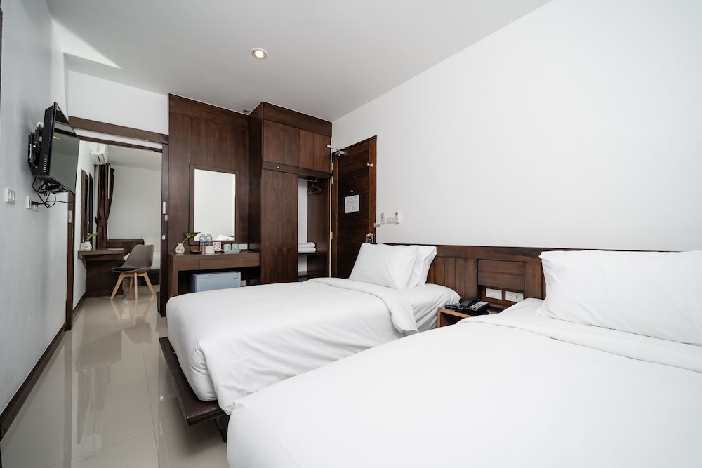 DELUXE, TWIN BEDS, MOUNTAIN VIEW