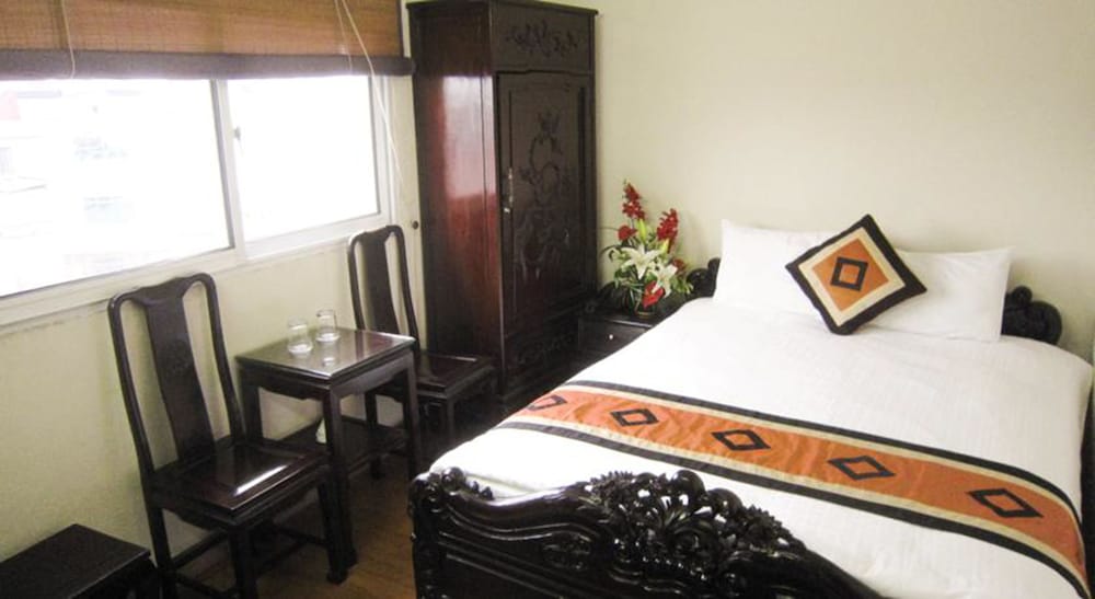 DELUXE, DOUBLE BED