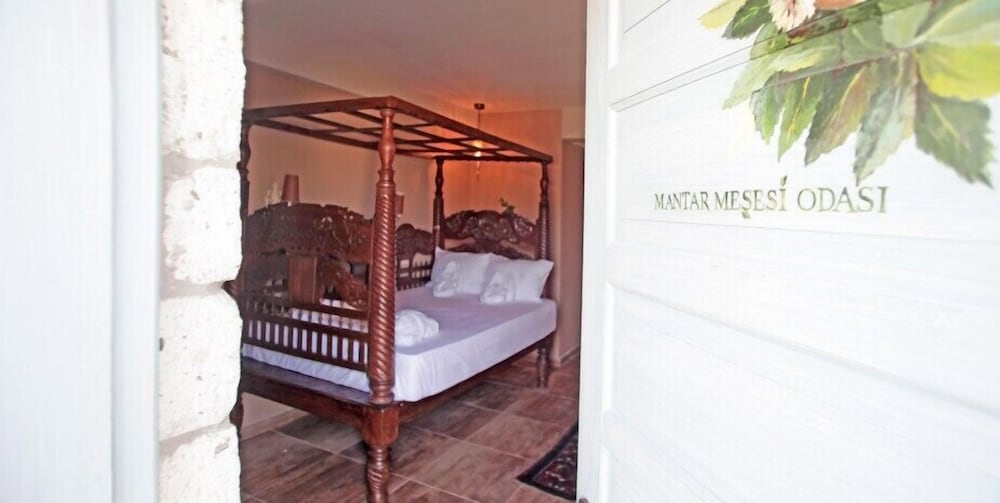 Igdeli Han Suit Otel Alacati 25/50