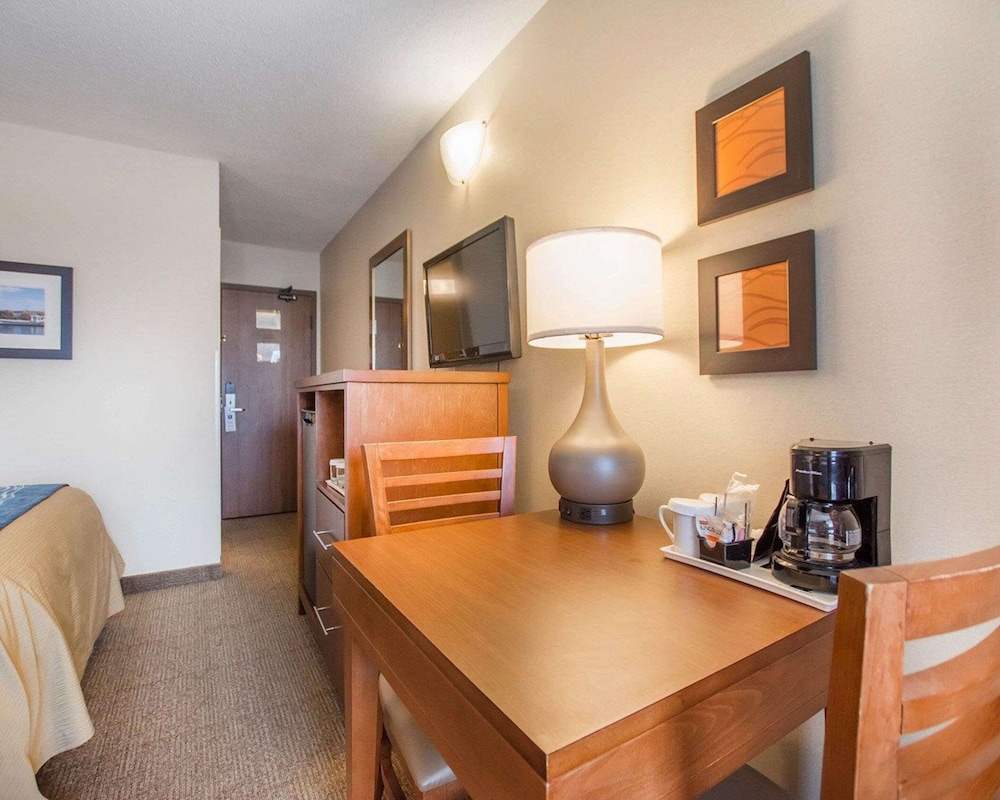 Comfort Inn Bathurst, NB 25/39