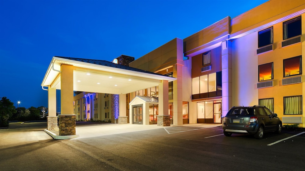 Best Western Plus Poconos Hotel 2/43