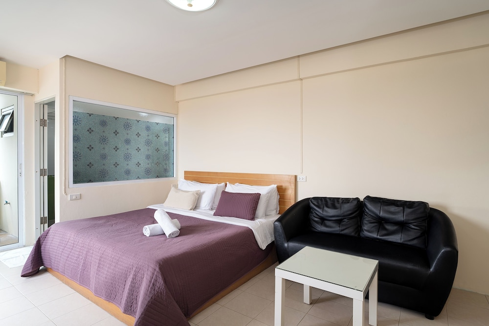 J Residence 18/46