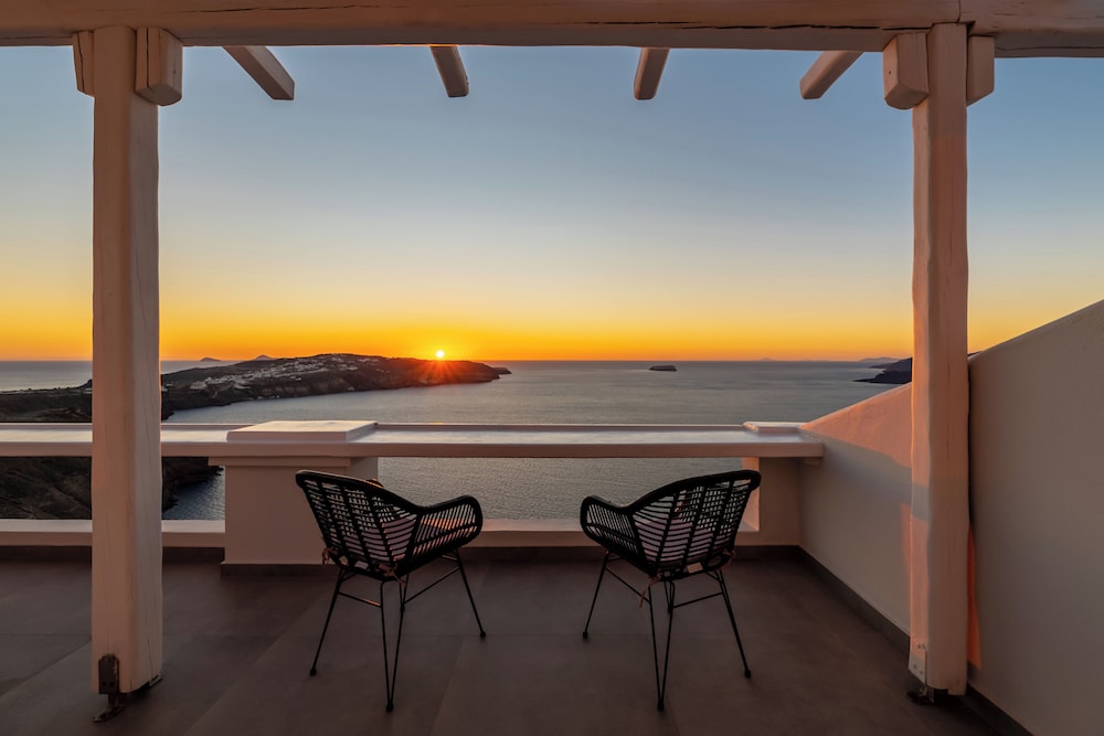 ATHERMI SUITES 68/74