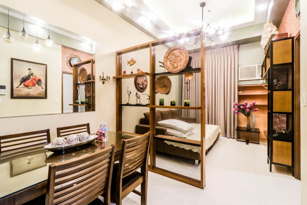 PRS at One Palm Tree Villa near Airport 43/60