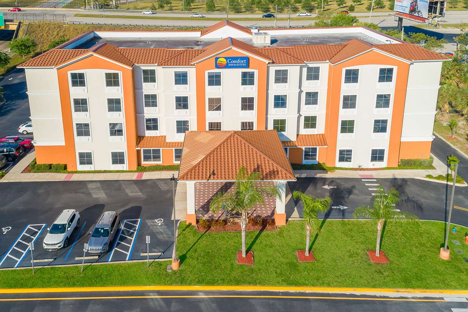 Comfort Inn & Suites Maingate South 2/19