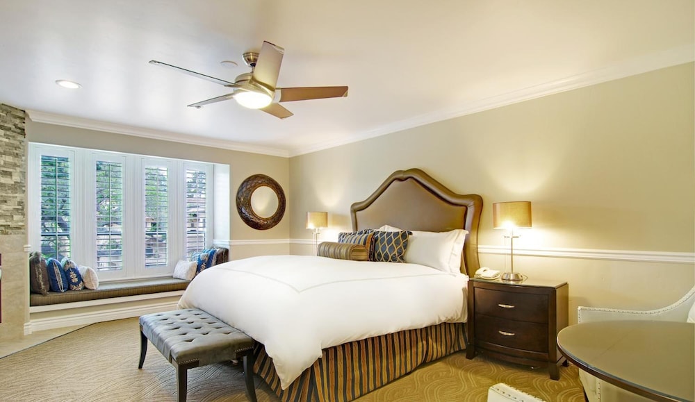 Carriage House Inn 29/35