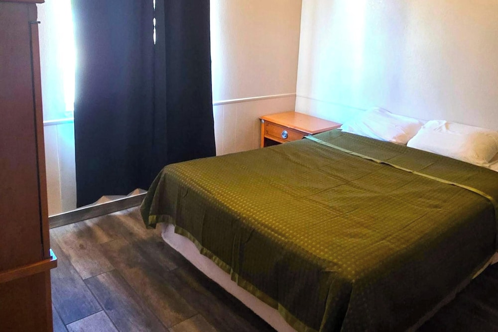 Sands Inn & Suites Lake Havasu City 26/60