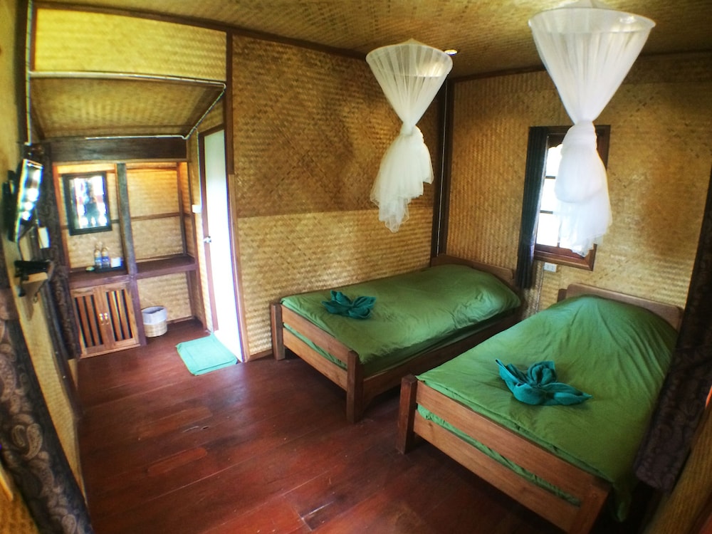 Pai Country Hut 18/50