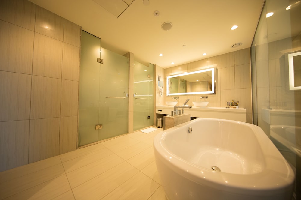 Novotel Chennai Sipcot 15/75