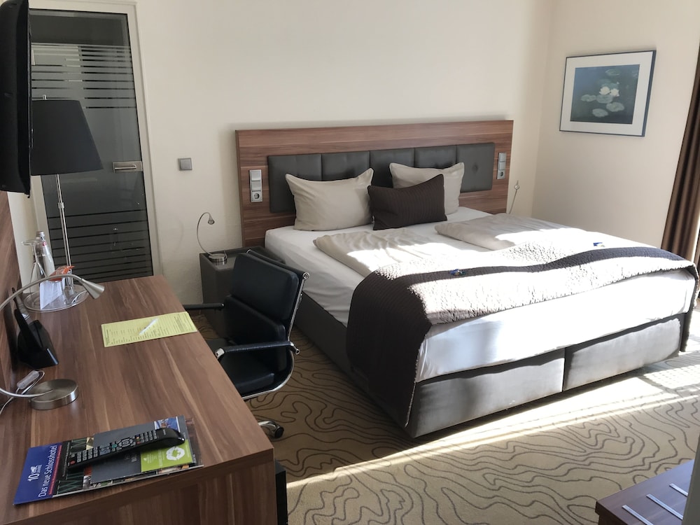 Schlosshotel Bad Wilhelmshohe 20/50