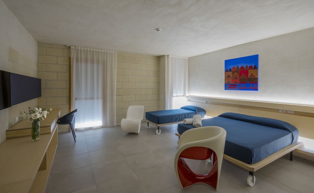 CAVE BIANCHE HOTEL 34/45
