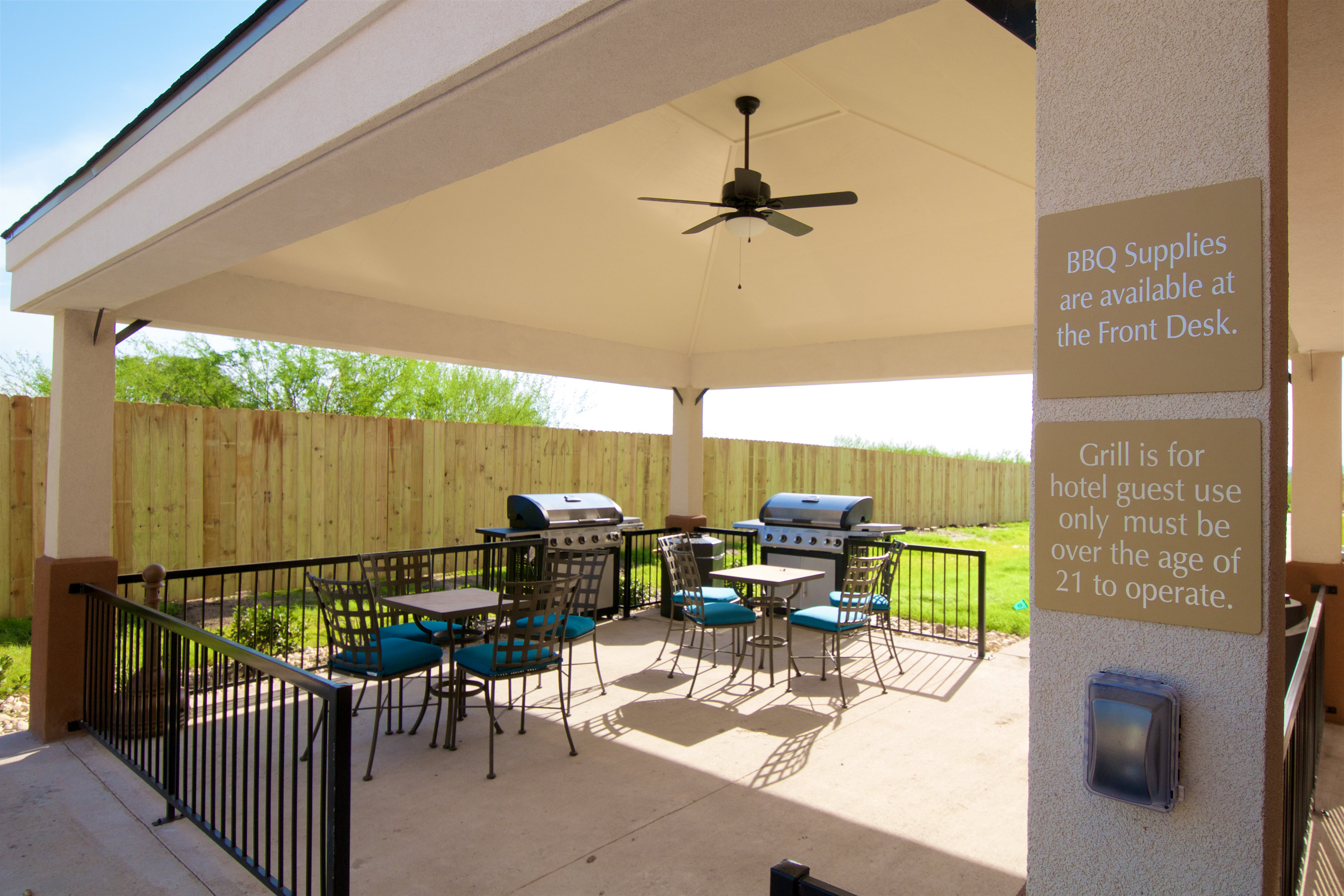 CANDLEWOOD SUITES KENEDY 38/40