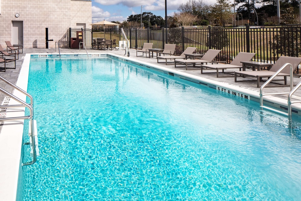 Hyatt House Tallahassee Capitol - University 12/28