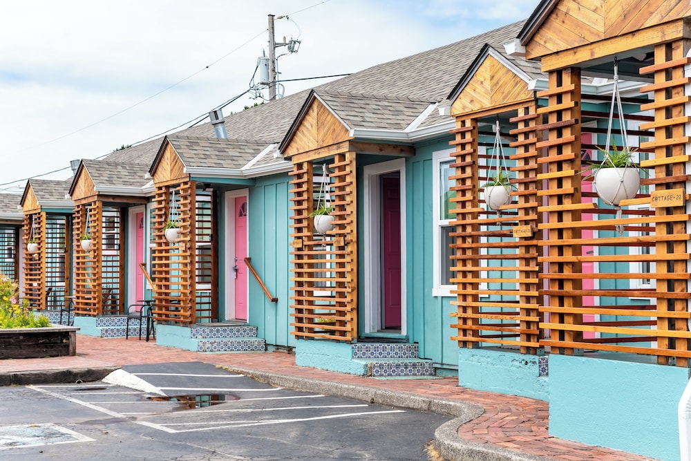 Inn at Haystack Rock 3/71