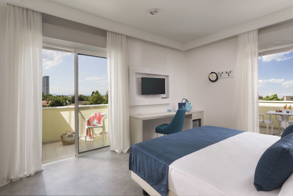 Astoria Suite Hotel 14/41