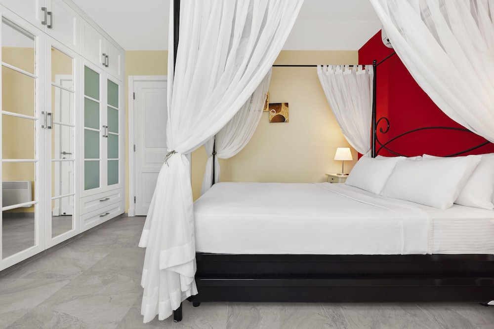 Panda Alacati Otel 2/28