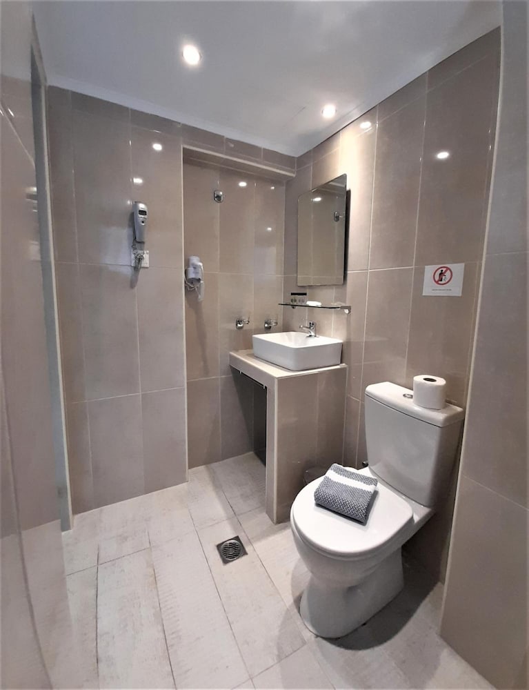 Elite Hotel 49/50
