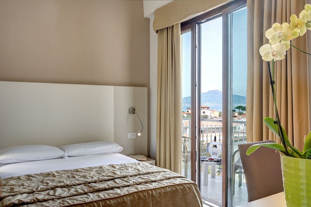Caravel Hotel 18/62