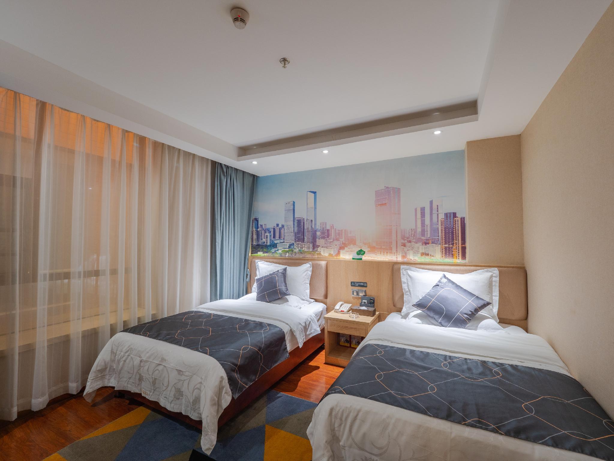 Chonpines Hotel (Shenzhen Gongming Honghuashan Metro Station) 13/31