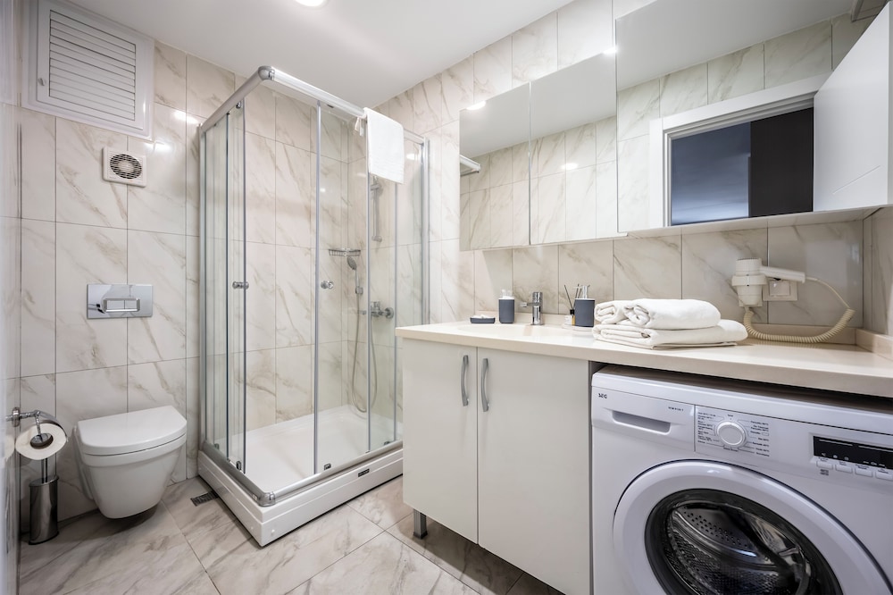 Ciragan Bosphorus Apartments 56/61