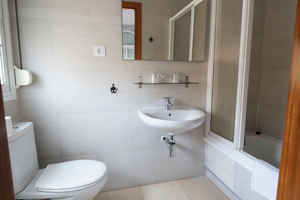 Hostal La Muralla 42/48