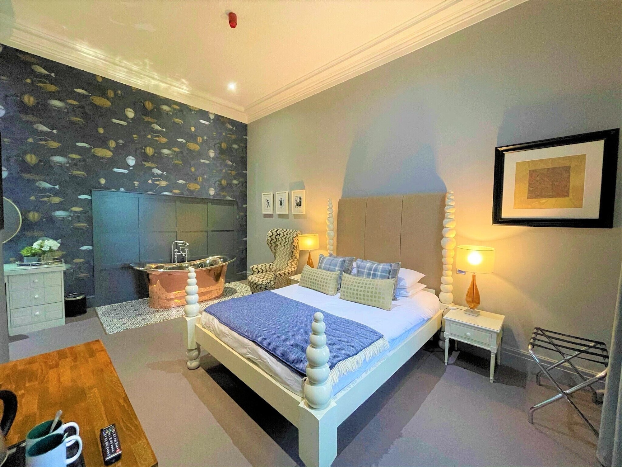 FOUR POSTER, COLLECTION, LUXURY