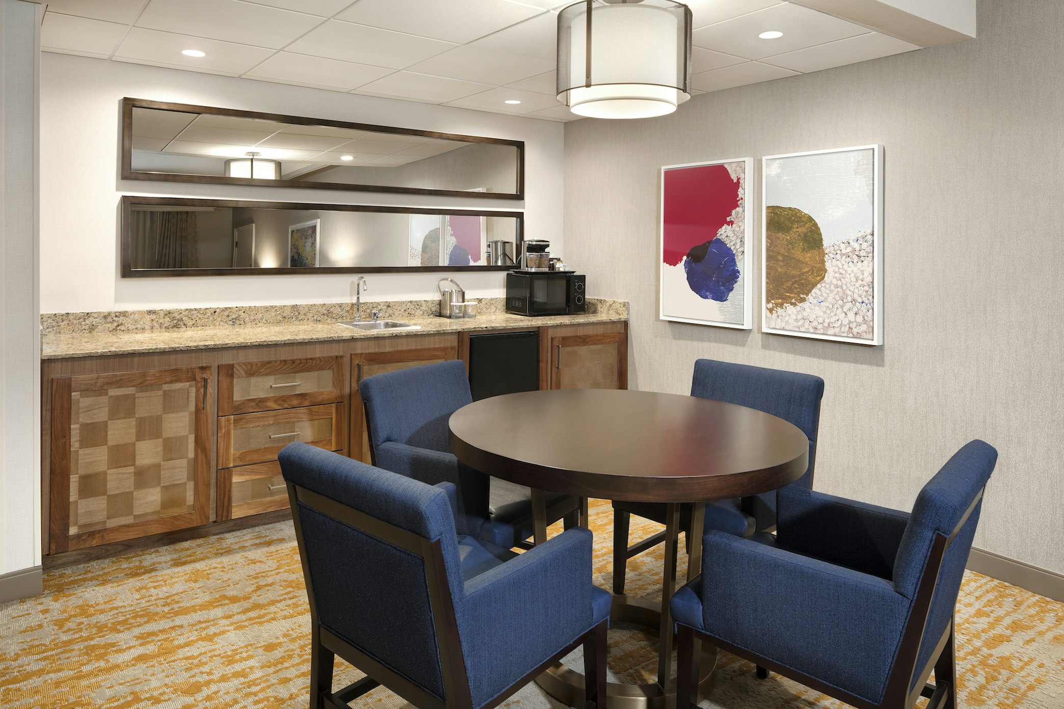 DoubleTree by Hilton Hotel Ontario Airport 36/62
