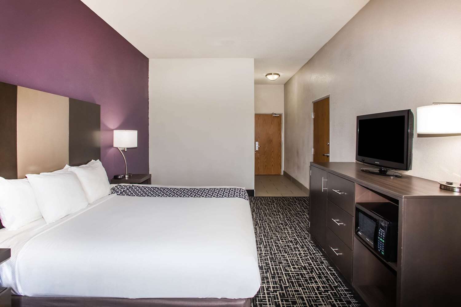 La Quinta Inn & Suites by Wyndham Pontoon Beach 8/37