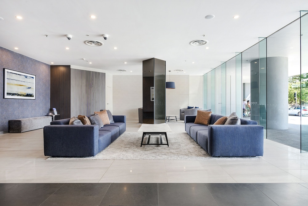 ULTIQA Air on Broadbeach 6/71