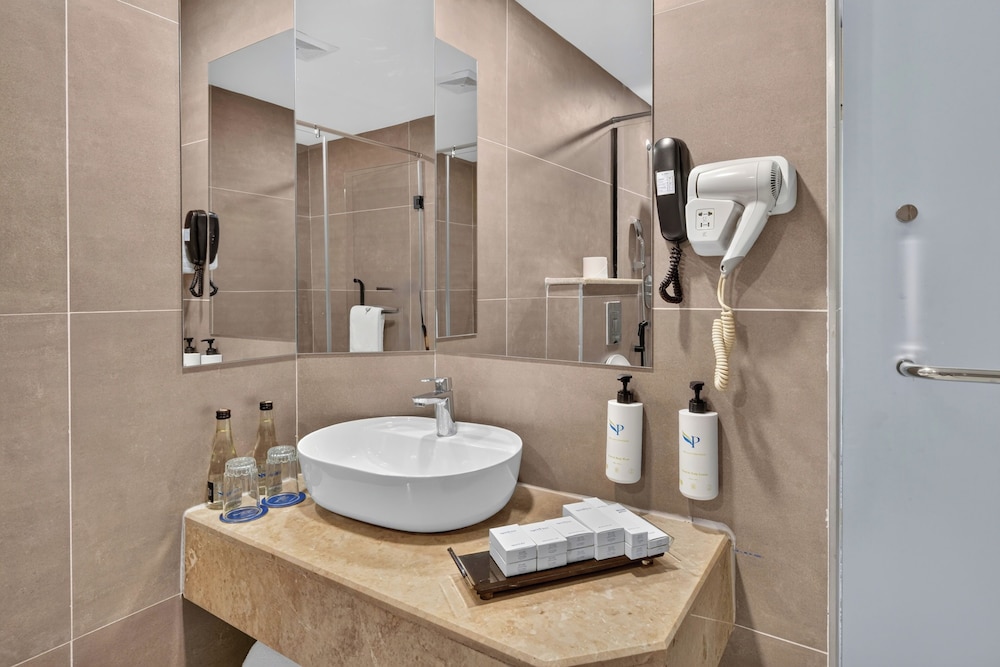 Executive, Suite, PrideInn Azure Hotel Nairobi Westlands 5/8