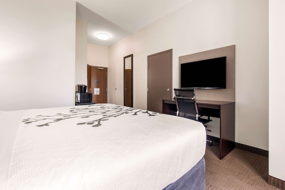 Sleep Inn & Suites South Jacksonville, IL 10/40