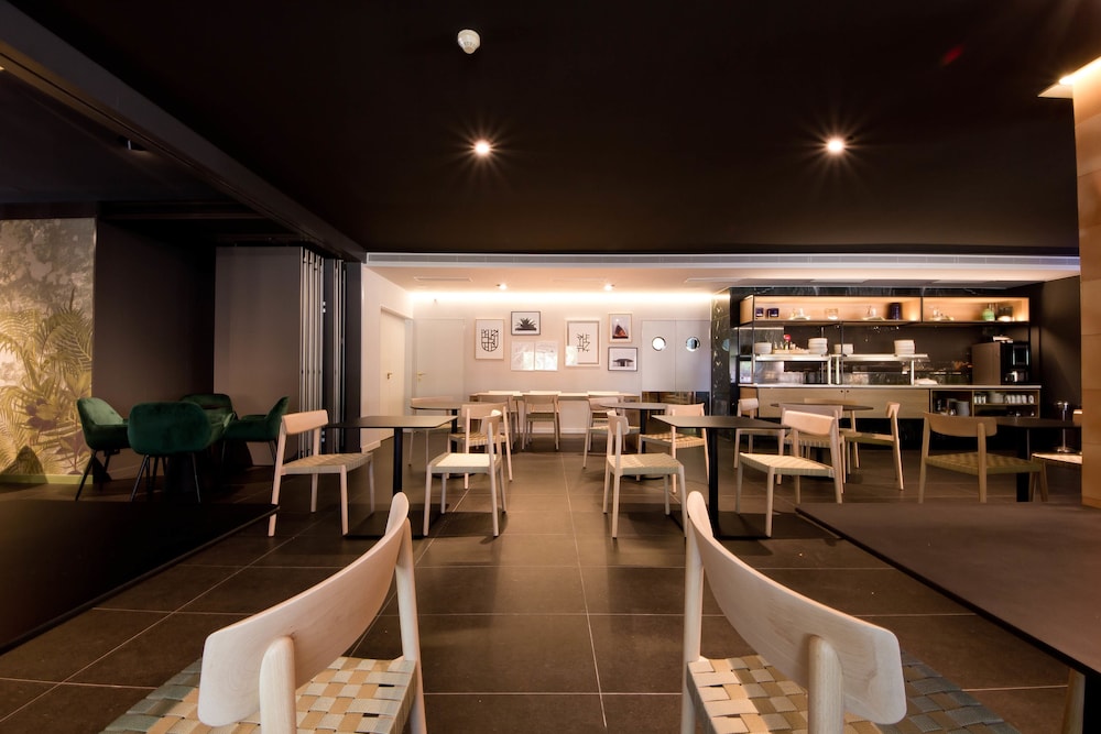Aparthotel Atenea Valles 57/62