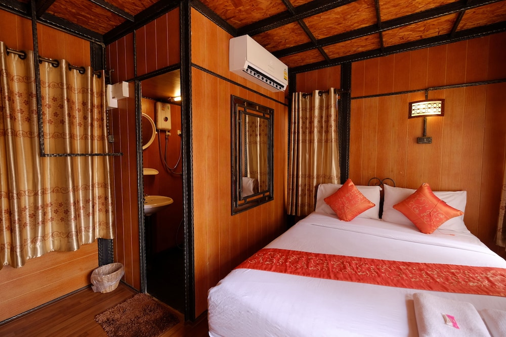 Mitaree Hotel 1 13/39