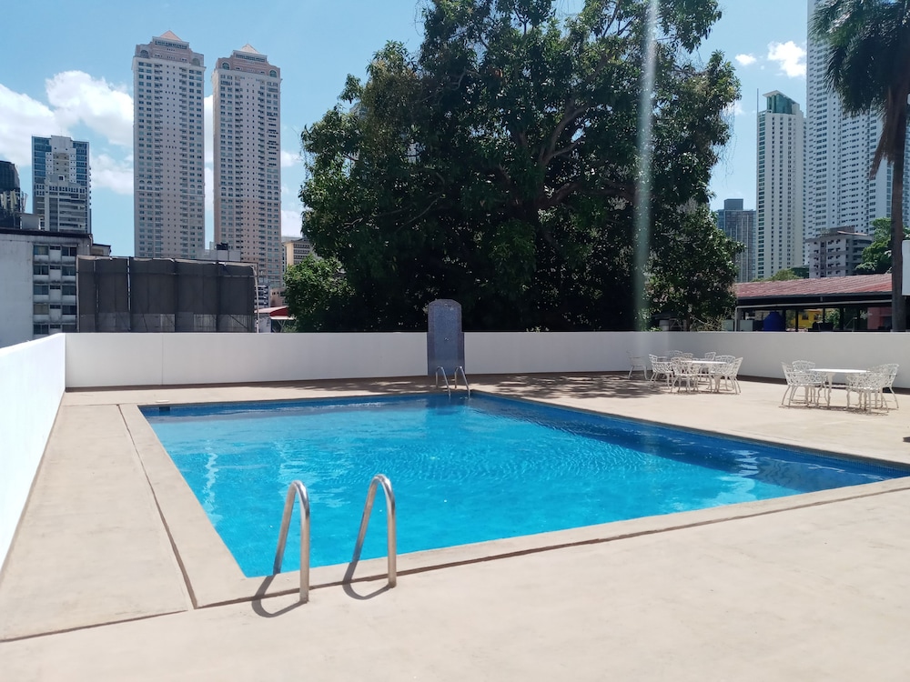 Tower House Suites 26/39